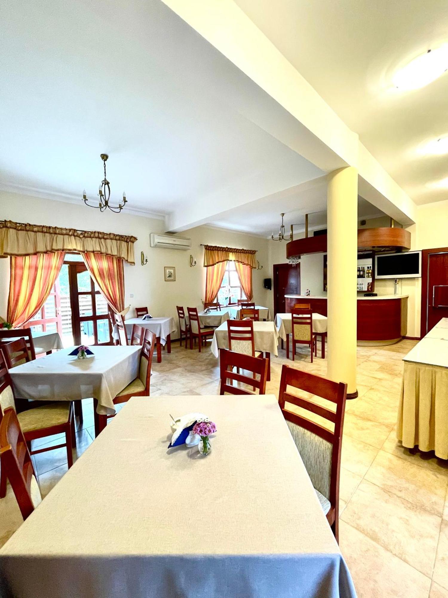 Riviera -Adults Only Villa Rewal Exterior photo